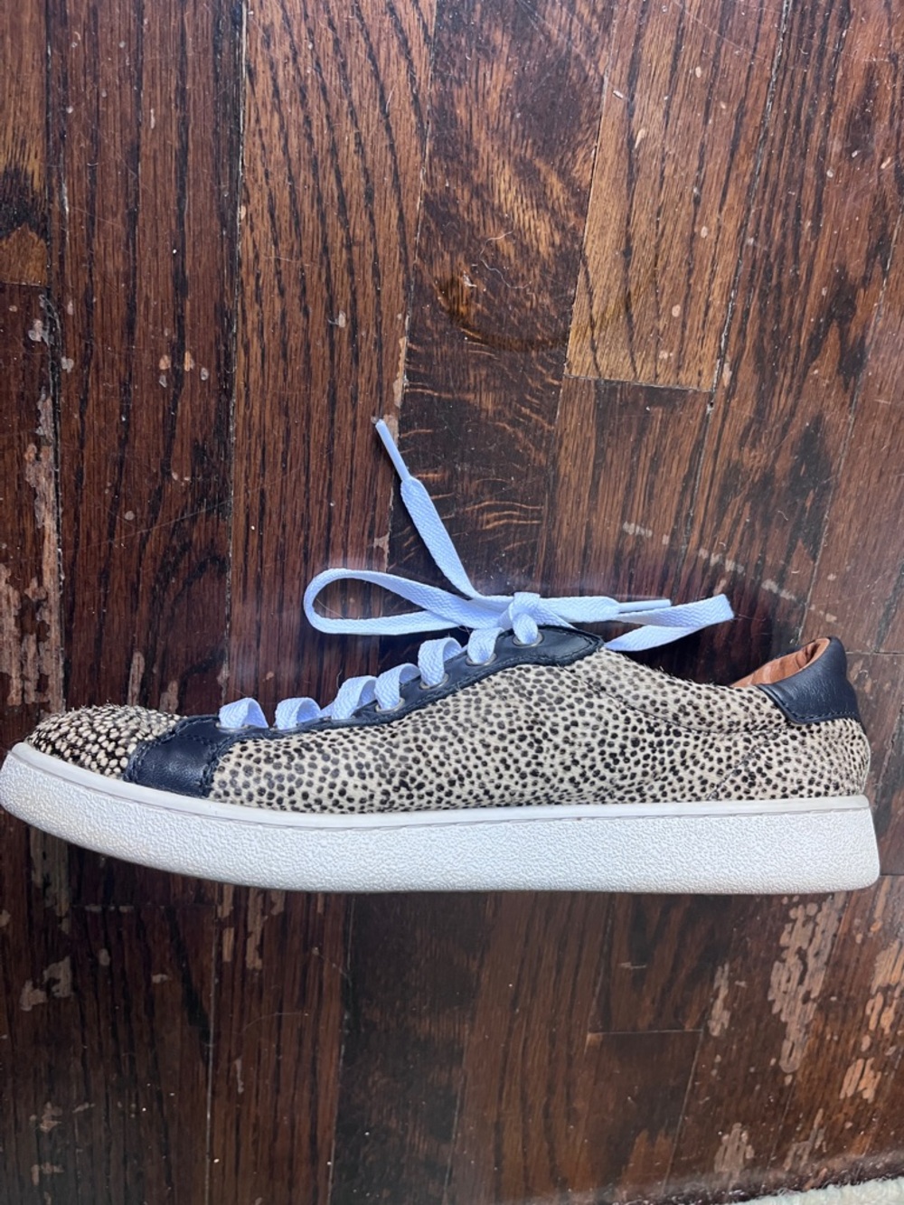 UGG Milo Exotic Leopard-Print Low-Top Sneakers size 9 but fits large